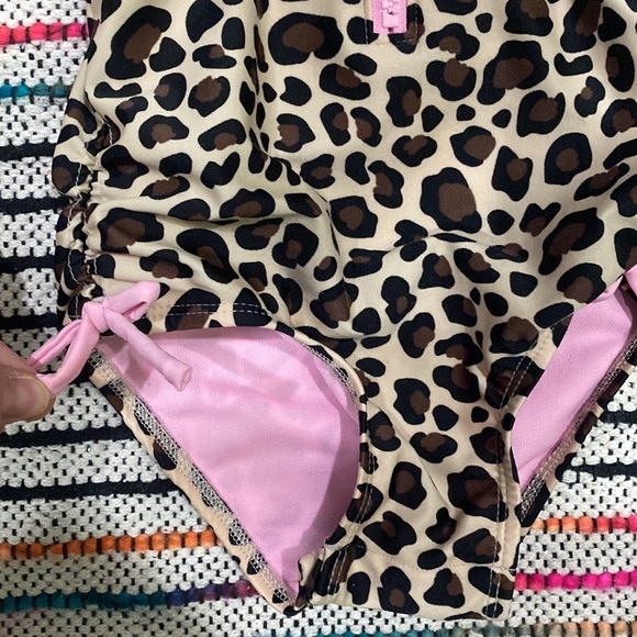 Cat & Jack Swimsuit for Toddler size 3t Girl with snaps Leopard Print and Pink - Picture 4 of 8